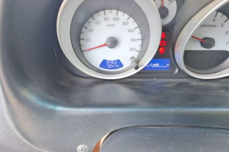 Used Baojun Lechi 2012 Revised Version 1.2L Manual Sporty Edition Dynamic Type Odometer Close Up