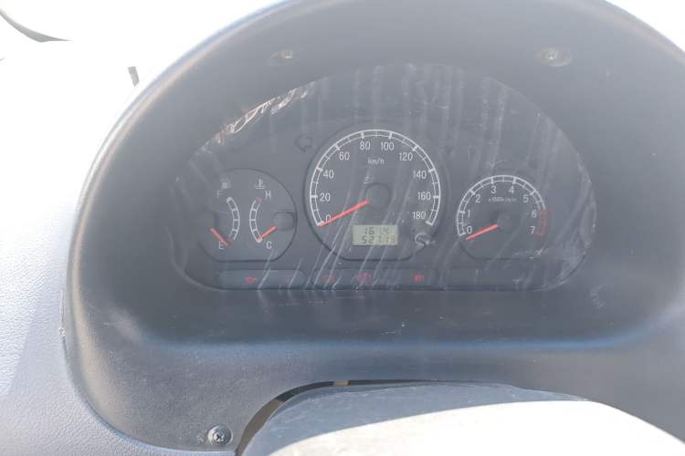 Used Baojun Lechi 2012 1.0L Manual P-TEC Superior Model Odometer Close Up