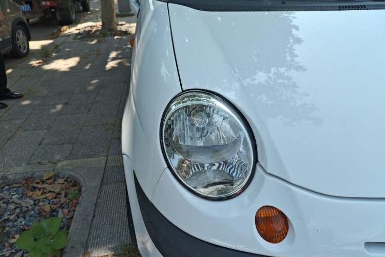 Used Baojun Lechi 2012 Revised 1.0L Manual P-TEC Standard Edition Right Front Headlight