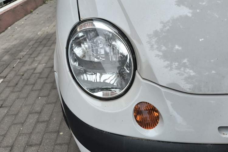 Used Baojun Lechi 2012 Revised 1.0L Manual P-TEC Standard Edition Right Front Headlight