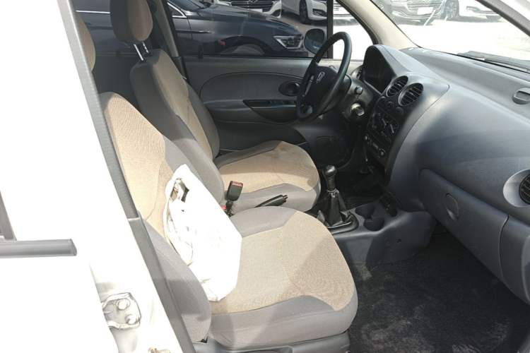 Used Baojun Lechi 2012 Revised 1.0L Manual P-TEC Standard Edition Right Front Seat