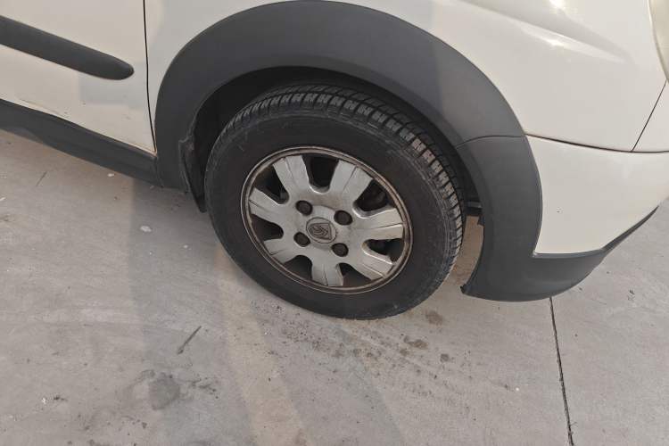 Used Baojun Lechi 2012 Revised Version 1.2L Manual Sporty Edition Dynamic Type Right Front Wheel Hub