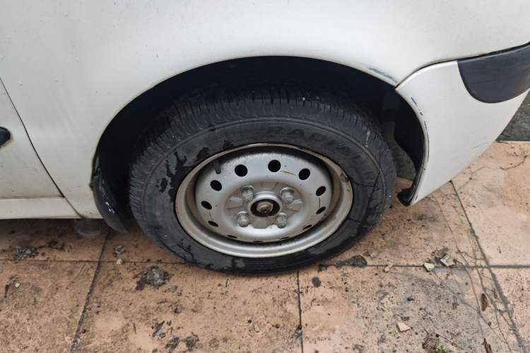 Used Baojun Lechi 2012 Revised 1.0L Manual P-TEC Standard Edition Right Front Wheel Hub