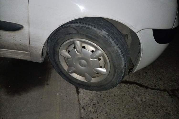 Used Baojun Lechi 2012 1.0L Manual P-TEC Superior Model Right Front Wheel Hub