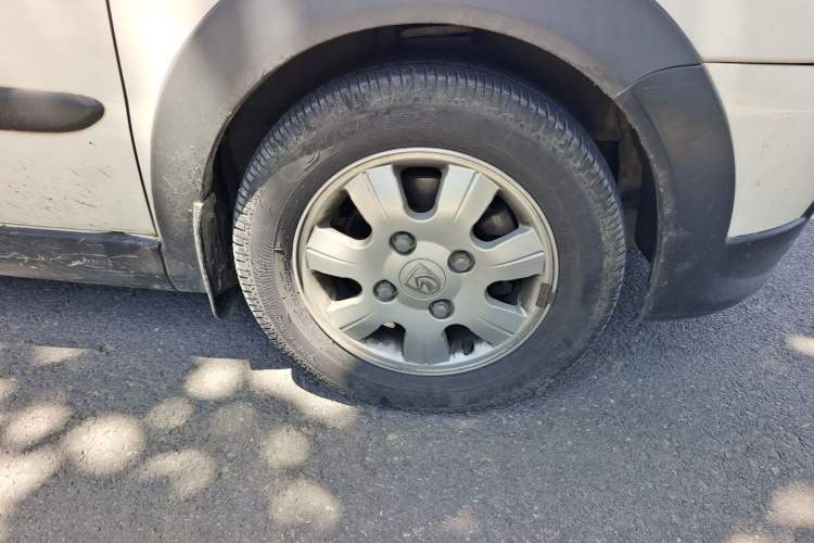Used Baojun Lechi 2012 Revised Version 1.2L Manual Sporty Edition Dynamic Type Right Front Wheel Hub