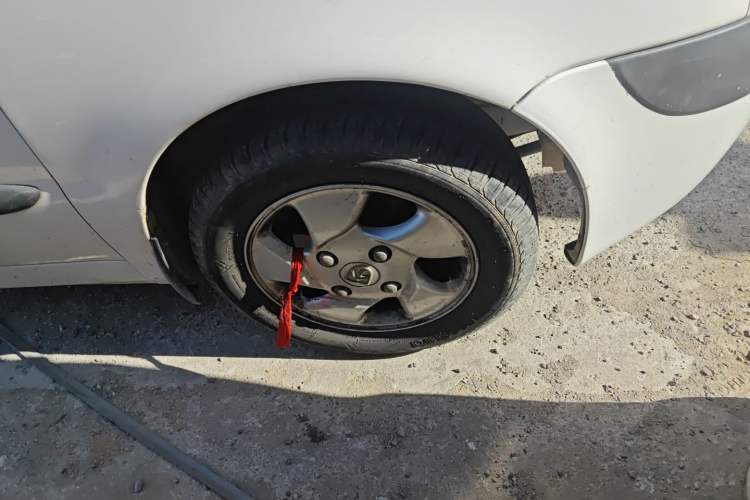 Used Baojun Lechi 2012 Revised Version 1.0L Manual P-TEC Comfort Type Right Front Wheel Hub
