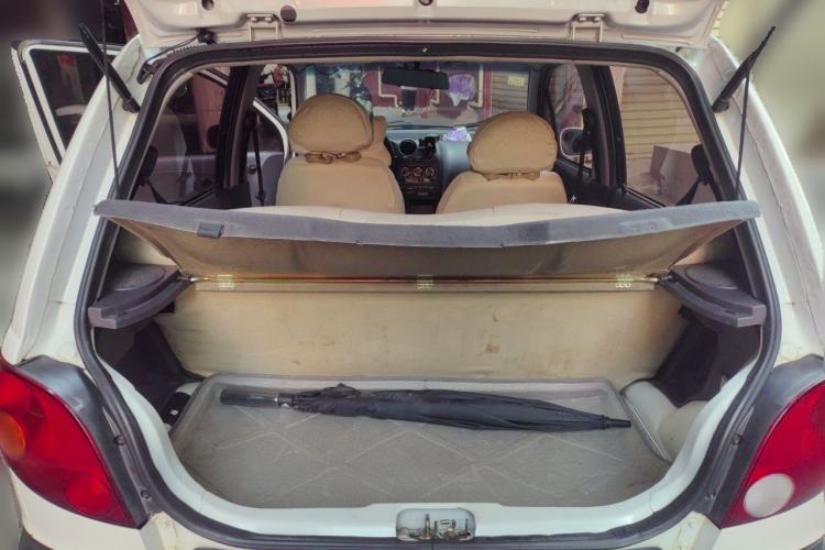 Used Baojun Lechi 2012 Revised 1.0L Manual P-TEC Standard Edition Trunk