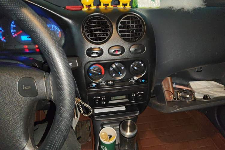 Used Baojun Lechi 2012 Revised 1.0L Manual P-TEC Standard Edition Audio And AC Panel
