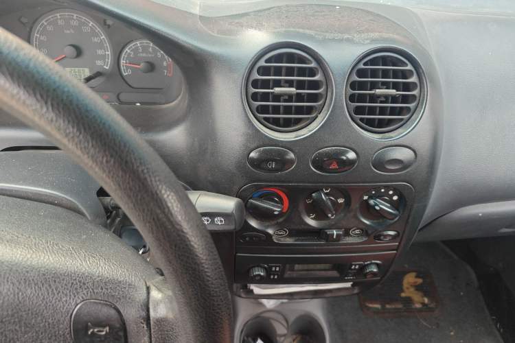 Used Baojun Lechi 2012 Revised 1.0L Manual P-TEC Standard Edition Audio And AC Panel
