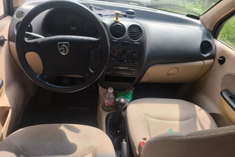 Used Baojun Lechi 2012 Revised 1.0L Manual P-TEC Standard Edition Center Console