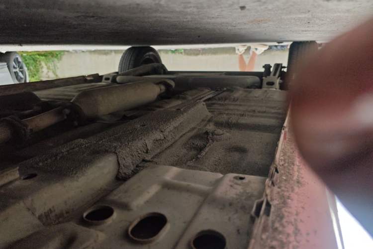 Used Baojun Lechi 2012 Revised 1.0L Manual P-TEC Standard Edition Chassis Front Right