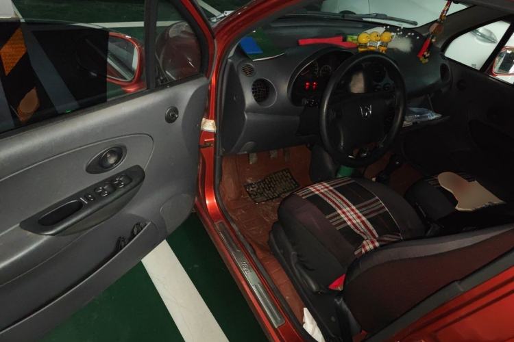 Used Baojun Lechi 2012 Revised 1.0L Manual P-TEC Standard Edition Driver Seat