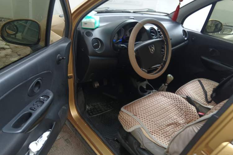 Used Baojun Lechi 2012 Revised Version 1.2L Manual Sporty Fashion Edition Driver Seat