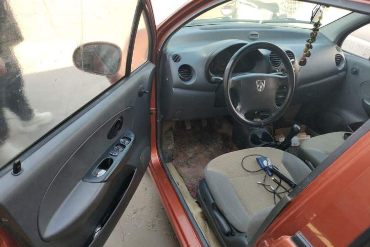 Used Baojun Lechi 2012 Revised 1.0L Manual P-TEC Standard Edition Driver Seat