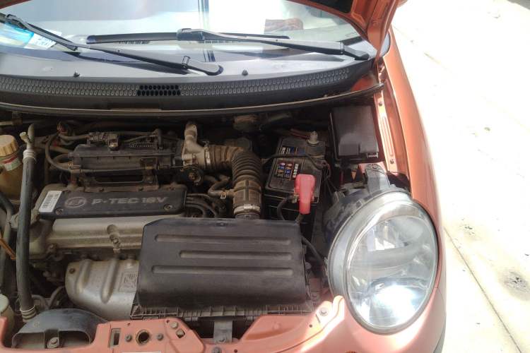 Used Baojun Lechi 2012 Revised 1.0L Manual P-TEC Standard Edition Engine Bay Left