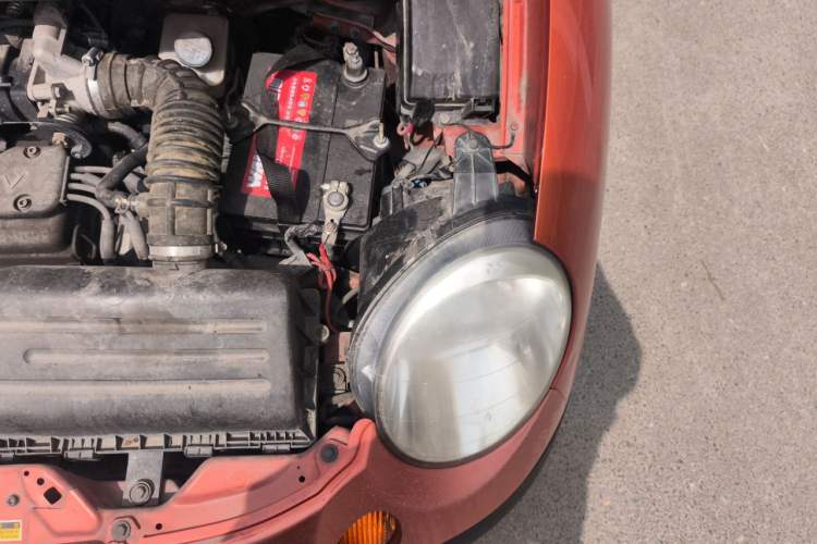 Used Baojun Lechi 2012 Revised 1.0L Manual P-TEC Standard Edition Engine Bay Left