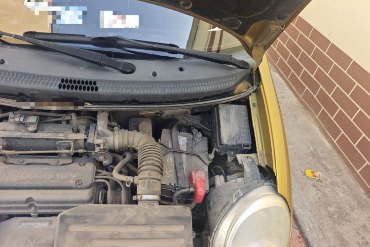 Used Baojun Lechi 2012 Revised Version 1.2L Manual Sporty Edition Dynamic Type Engine Bay Left