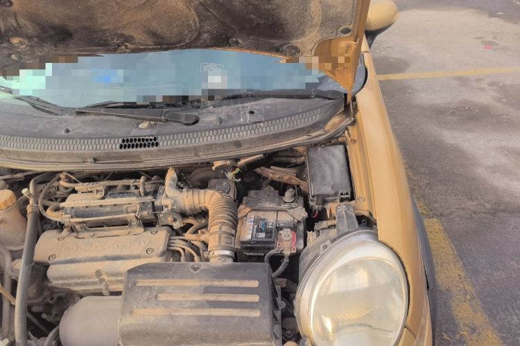 Used Baojun Lechi 2012 1.2L Manual Sport Edition Dynamic Model Engine Bay Left