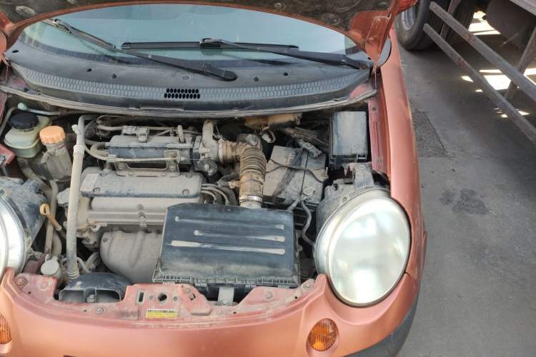 Used Baojun Lechi 2012 Revised 1.0L Manual P-TEC Standard Edition Engine Bay Left