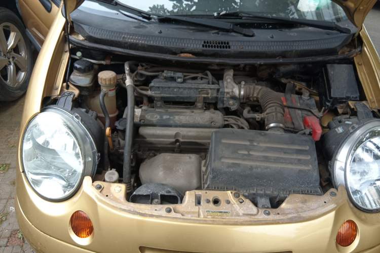 Used Baojun Lechi 2012 Revised Version 1.2L Manual Sporty Fashion Edition Engine Bay Right