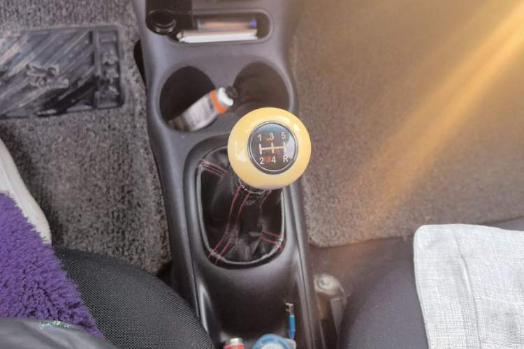Used Baojun Lechi 2012 1.2L Manual Sport Edition Dynamic Model Gear Lever