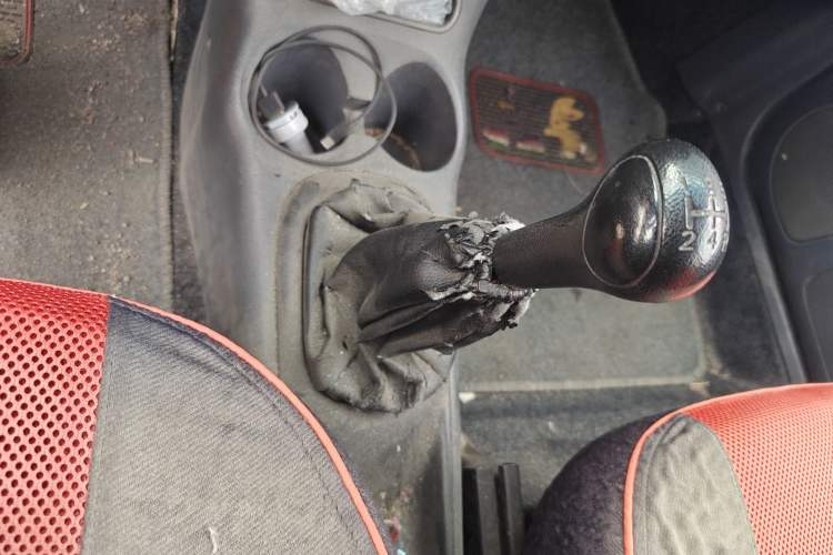Used Baojun Lechi 2012 Revised 1.0L Manual P-TEC Standard Edition Gear Lever