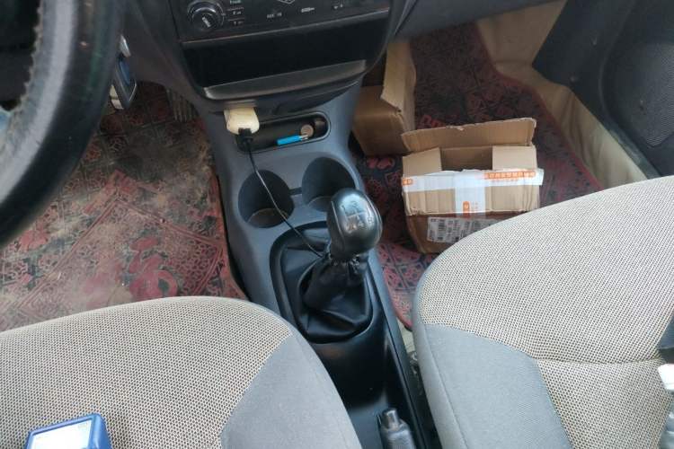 Used Baojun Lechi 2012 Revised 1.0L Manual P-TEC Standard Edition Gear Lever