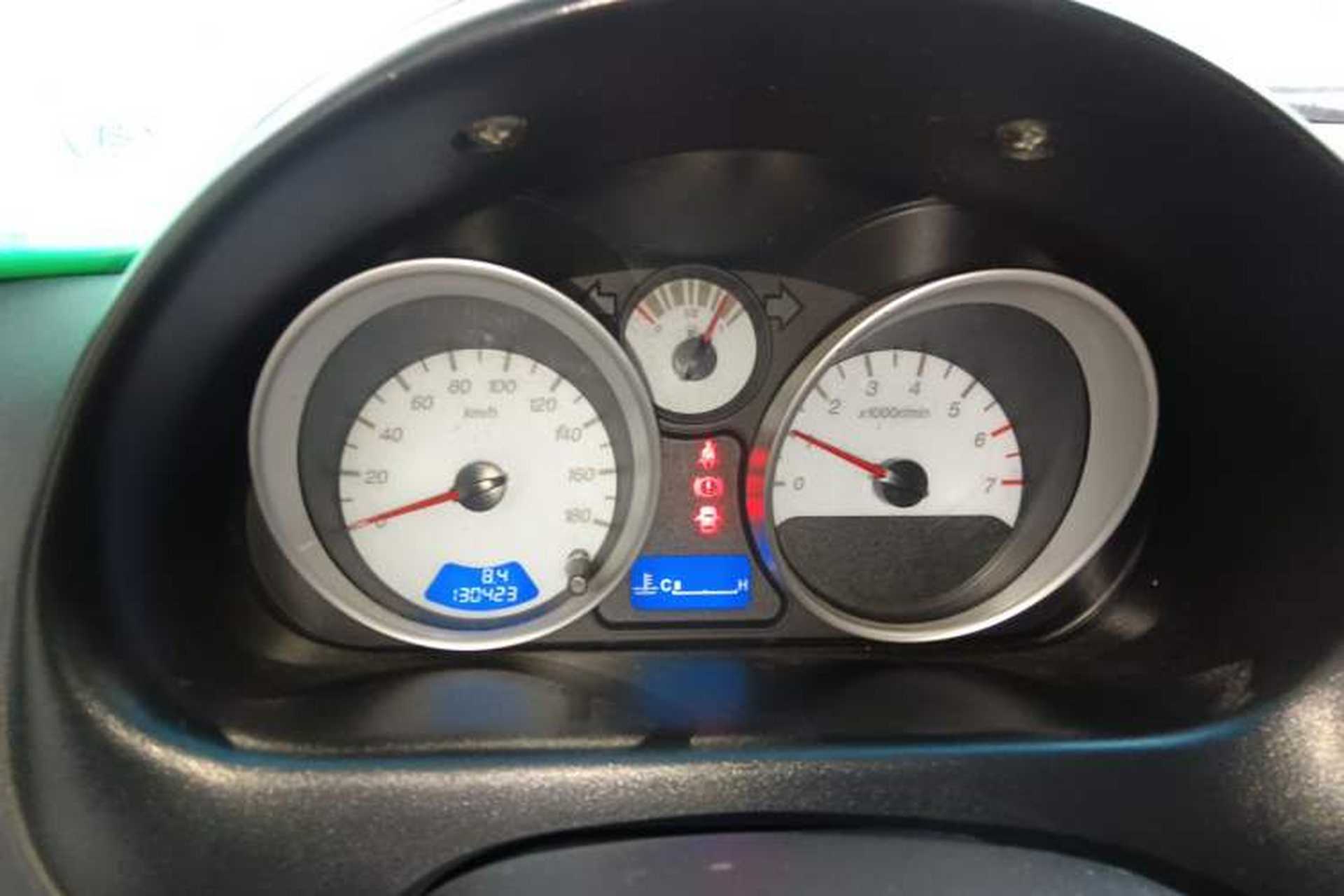 Used Baojun Lechi 2012 Revised Version 1.2L Manual Sporty Fashion Edition Instrument Cluster