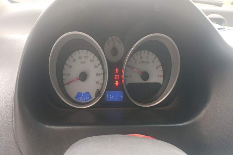 Used Baojun Lechi 2012 Revised Version 1.2L Manual Sporty Fashion Edition Instrument Cluster