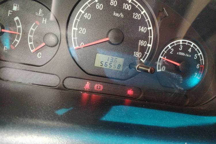 Used Baojun Lechi 2012 Revised 1.0L Manual P-TEC Standard Edition Odometer Close Up