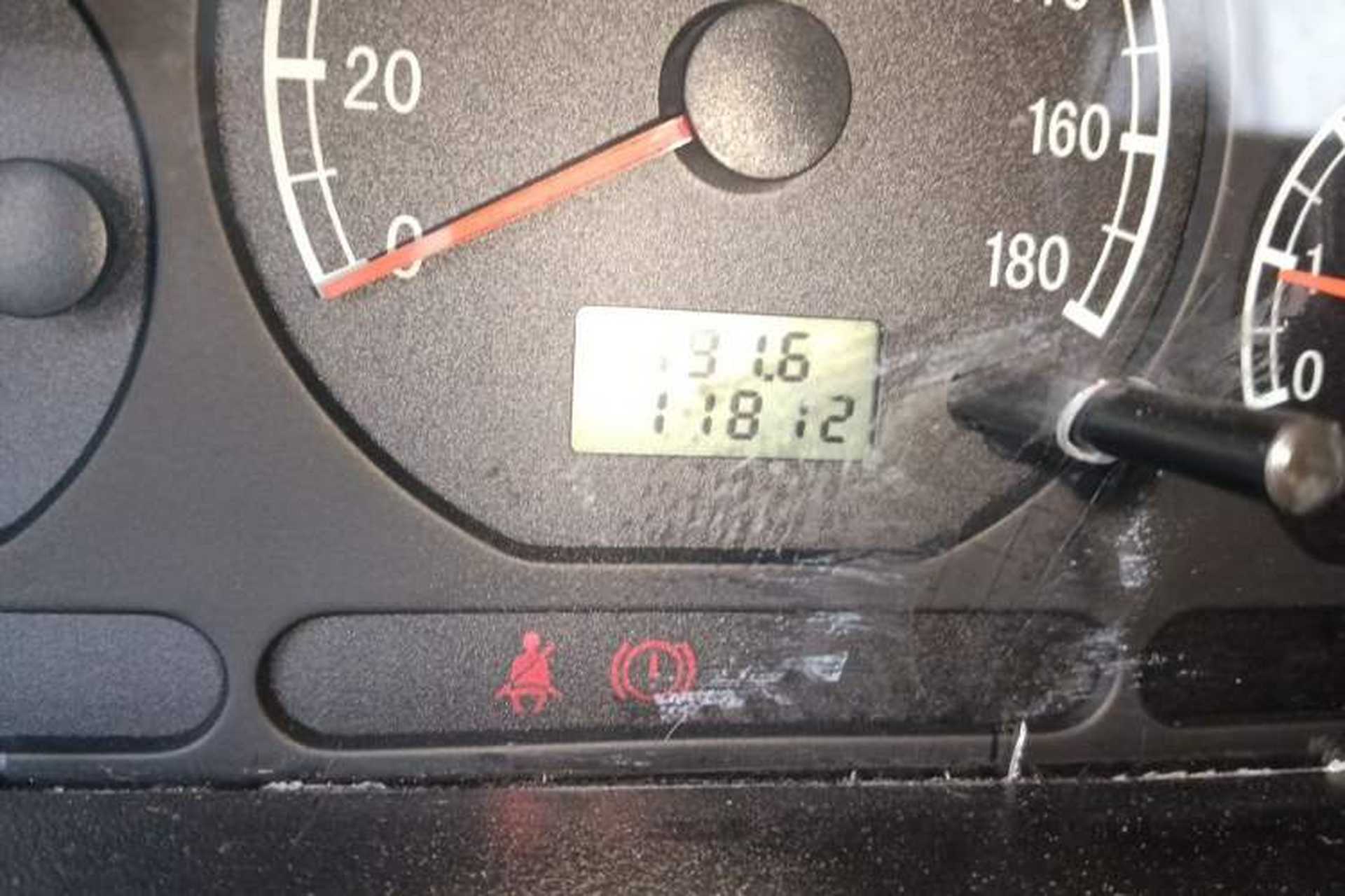 Used Baojun Lechi 2012 Revised 1.0L Manual P-TEC Standard Edition Odometer Close Up