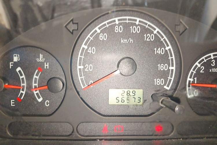 Used Baojun Lechi 2012 Revised 1.0L Manual P-TEC Standard Edition Odometer Close Up