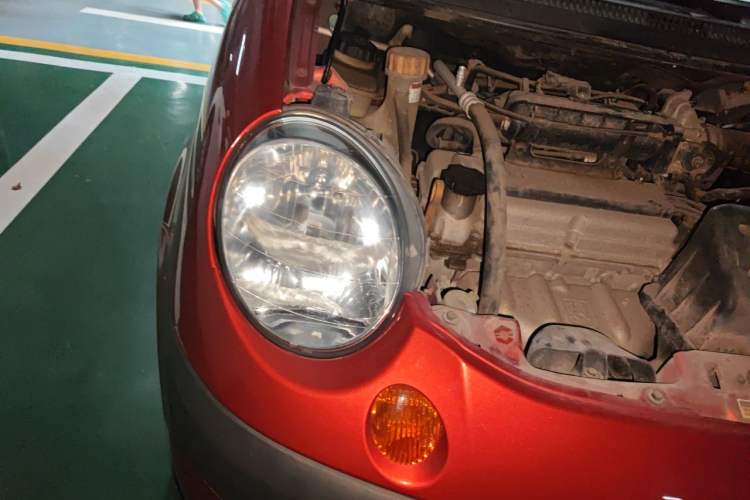 Used Baojun Lechi 2012 Revised 1.0L Manual P-TEC Standard Edition Right Front Headlight