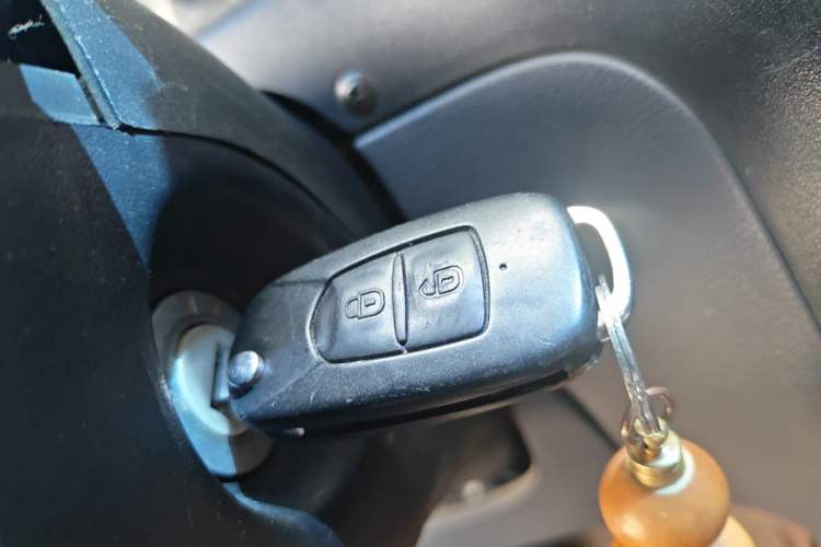 Used Baojun Lechi 2012 Revised 1.0L Manual P-TEC Standard Edition Vehicle Key