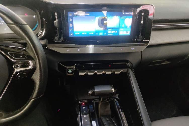 Used Baojun RC-5 2020 1.5T CVT Smart Shine Prestige Edition Audio And AC Panel