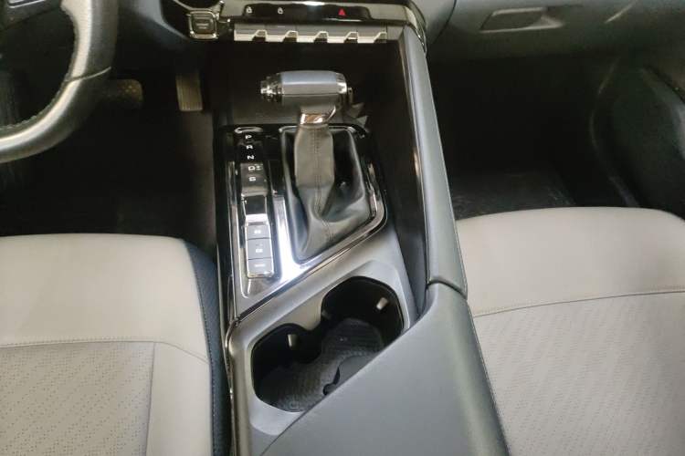 Used Baojun RC-5 2020 1.5T CVT Smart Shine Prestige Edition Gear Lever