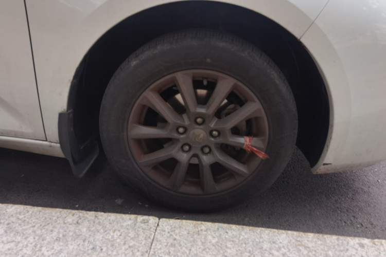 Used Baojun RC-5 2020 1.5L CVT Smart Elite Edition Right Front Wheel Hub