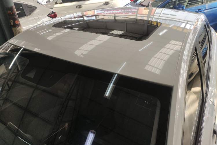 Used Baojun RC-5 2020 1.5T CVT Smart Shine Prestige Edition Roof
