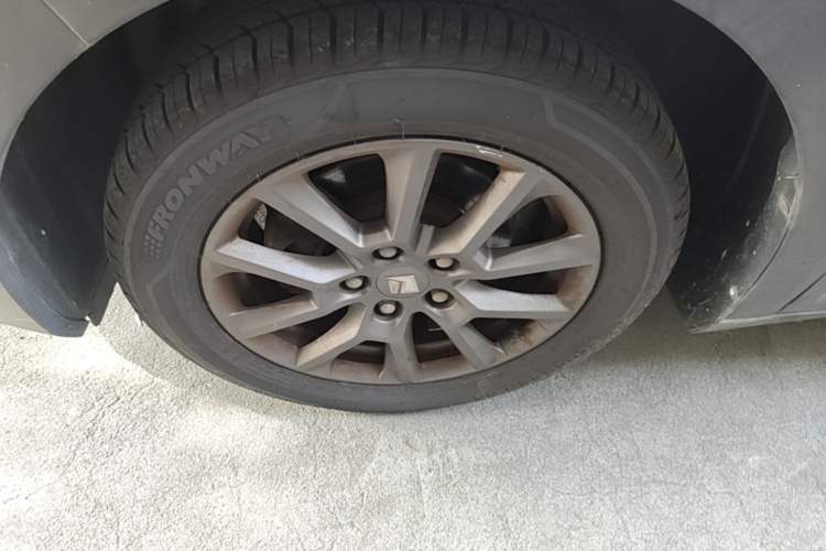Used Baojun RC-5 2020 1.5L Manual Smart Luxury Edition Left Front Wheel Hub