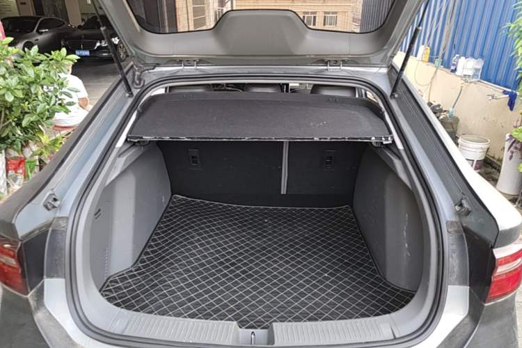 Used Baojun RC-5 2020 1.5L Manual Smart Luxury Edition Trunk