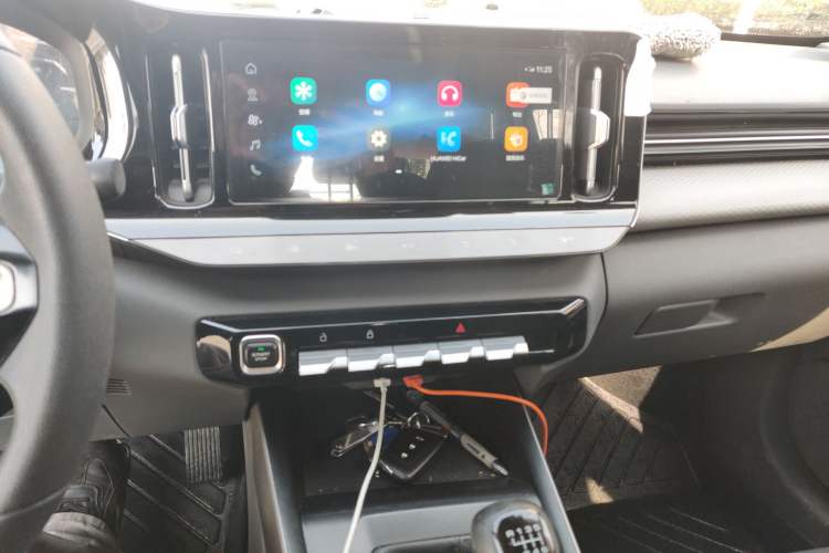 Used Baojun RC-5 2020 1.5L Manual Smart Luxury Edition Audio And AC Panel
