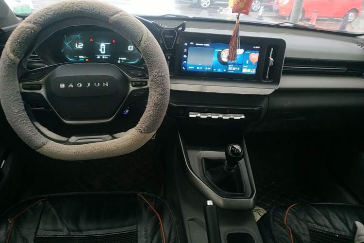 Used Baojun RC-5 2020 1.5L Manual Zhiyao Elite Edition Center Console