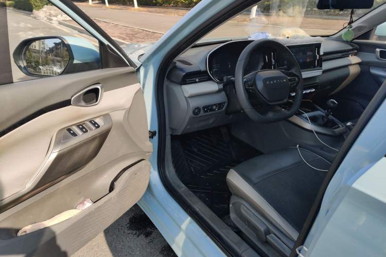 Used Baojun RC-5 2020 1.5L Manual Smart Luxury Edition Driver Seat