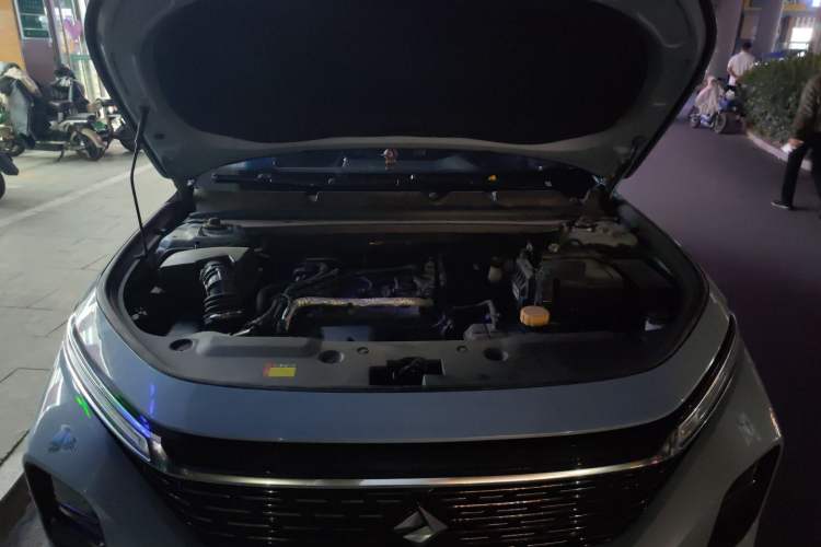Used Baojun RC-5 2020 1.5T Manual Smart Luxury Edition Engine Bay