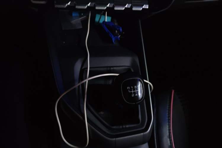 Used Baojun RC-5 2020 1.5T Manual Smart Luxury Edition Gear Lever