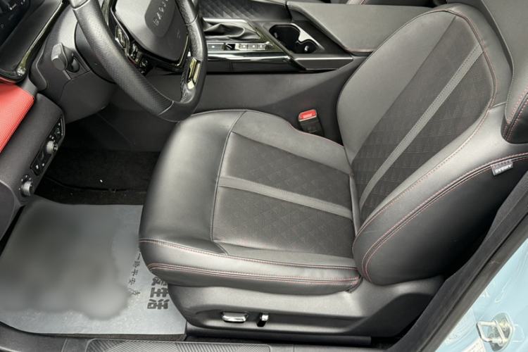 Used Baojun RC-5 2020 RC-5W 1.5T CVT Smart Shine Prestige Model Interior 4