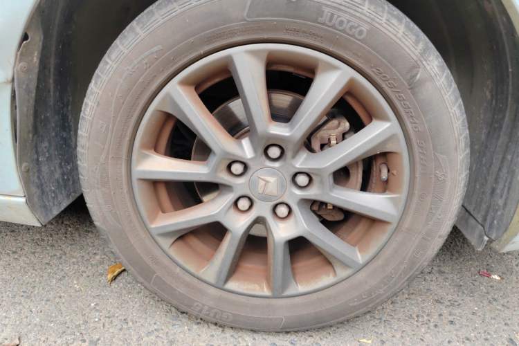 Used Baojun RC-5 2020 1.5L Manual Smart Luxury Edition Right Front Wheel Hub