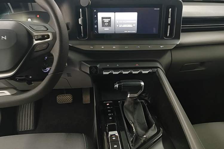Used Baojun RC-5 2020 1.5L CVT Smart Elite Edition Audio And AC Panel