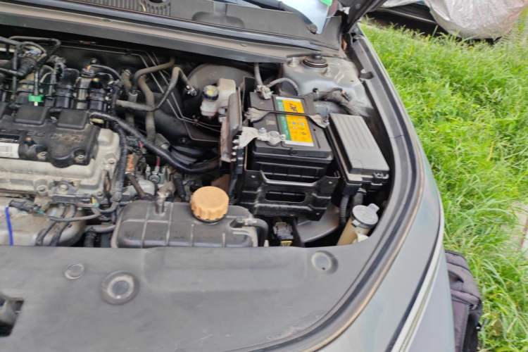 Used Baojun RC-5 2020 1.5L Manual Zhiyao Elite Edition Engine Bay Left