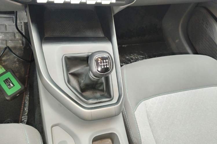 Used Baojun RC-5 2020 1.5L Manual Zhiyao Elite Edition Gear Lever